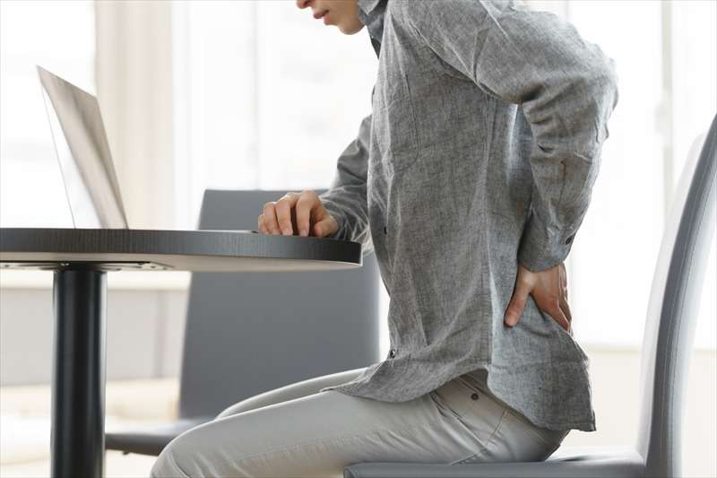 腰の痛みが仕事に支障が出て生産性低下