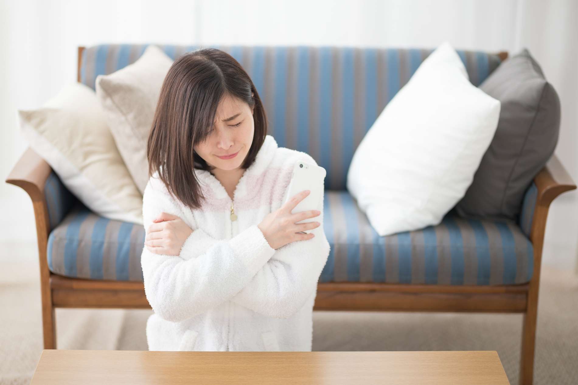 冬の寝不足気味になってしまう冷え性の女性の方は「ぼんのくぼ」の整体術「脳幹原因療法」をお試しください